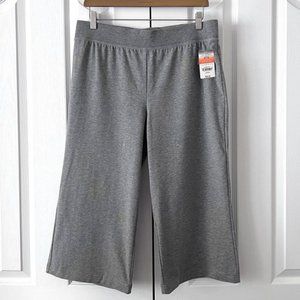 Saint John's Bay SB Performance Gray Capri Pants (L) NEW